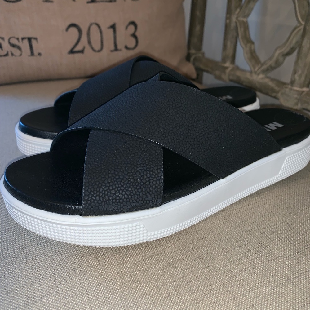 MIA Black Platform Sandals Size 8